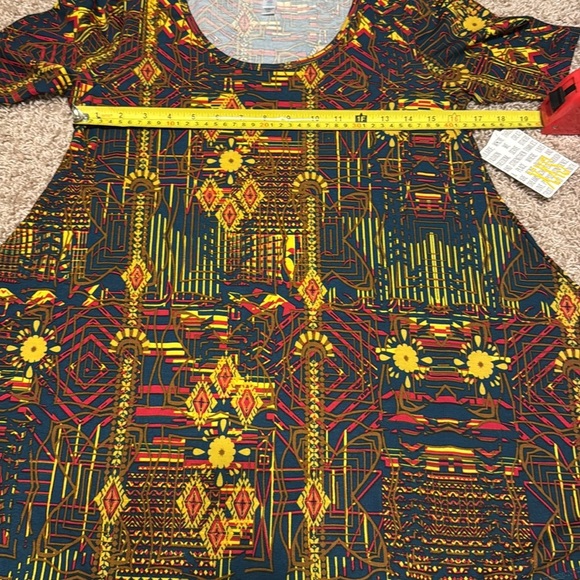 NWT LuLaRoe Perfect Tee flirty side slits & flattering half sleeve Sz XXS - Picture 5 of 6